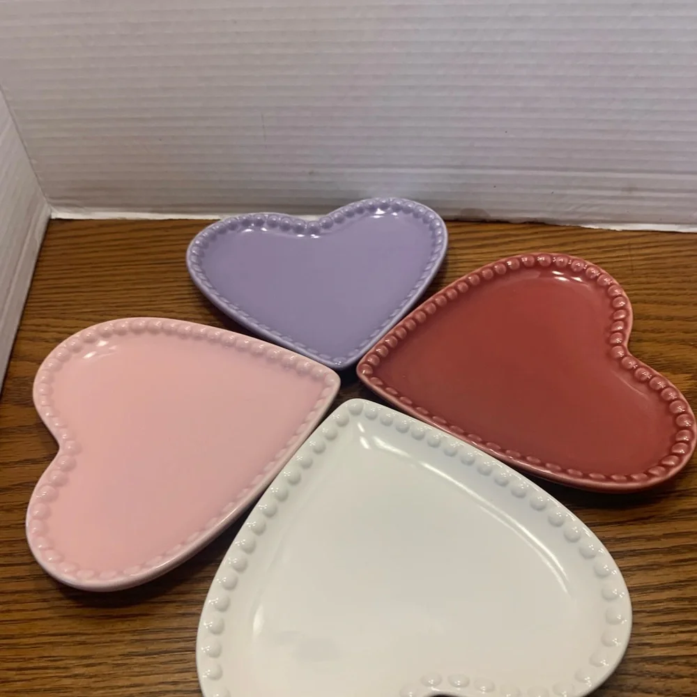 Charming 4 Heart-Shaped Ceramic Plate Set Williams Sonoma Dessert, Snack,